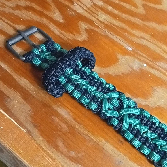 Handmade Men's Paracord Belt - Picture 7 of 8